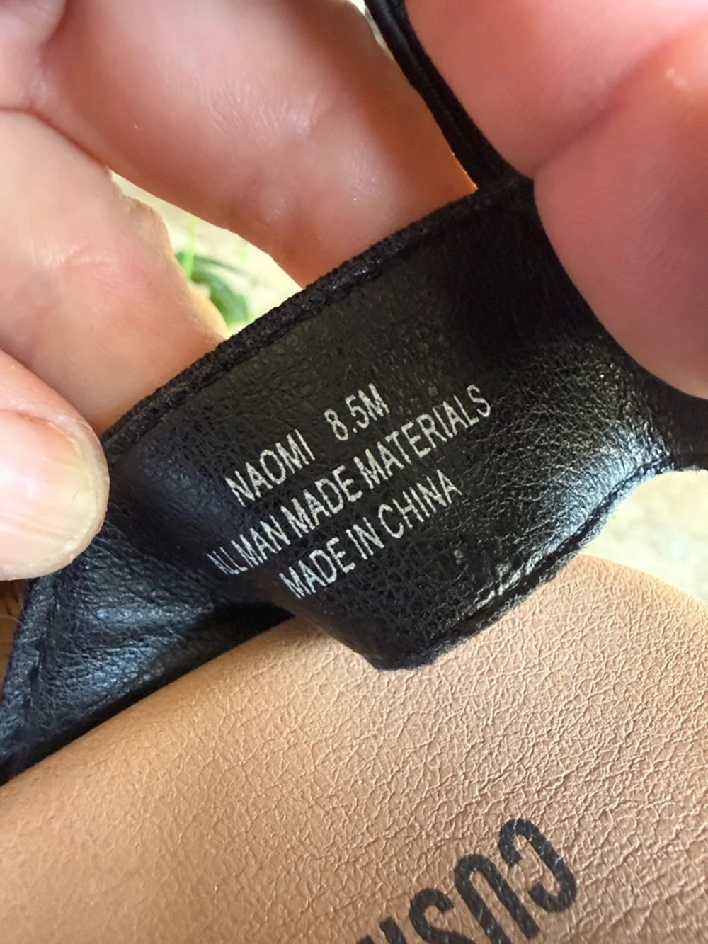 CUSHIONAIRE ladies, black strap, sandal size 8 1/2  excellent condition - Picture 7 of 9